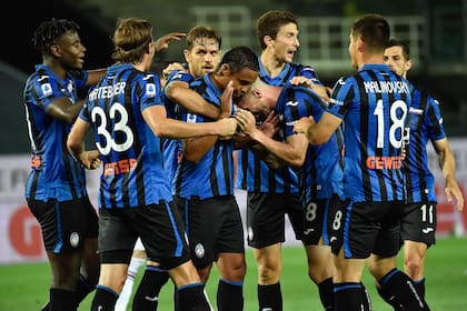 Una imagen que se hizo rutina: Atalanta festejando