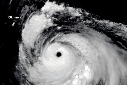 Una imagen satelital del tifón Haishen del viernes 4 de septiembre de 2020