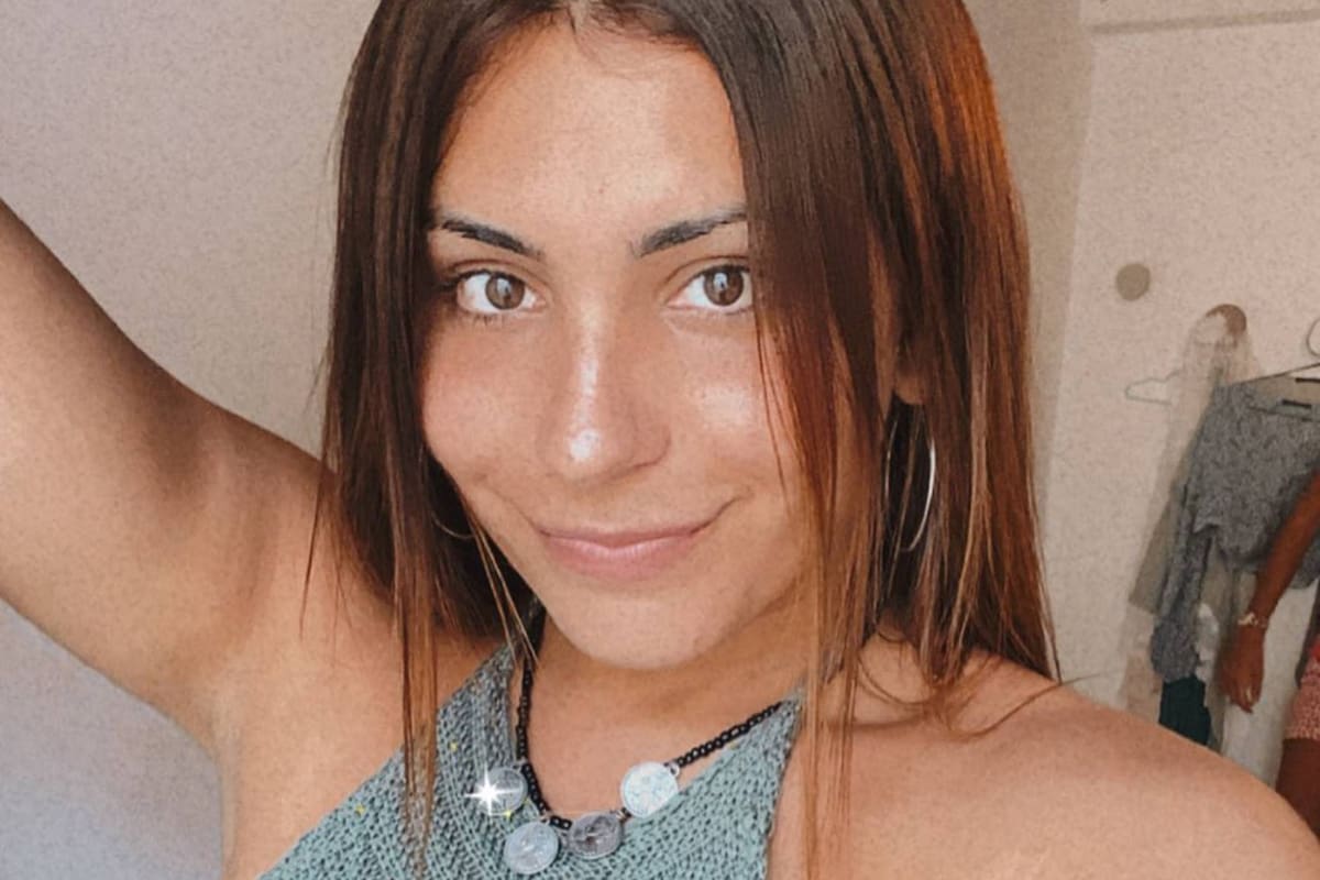 Una influencer se hizo una operación para cambiarse el color de ojos para siempre