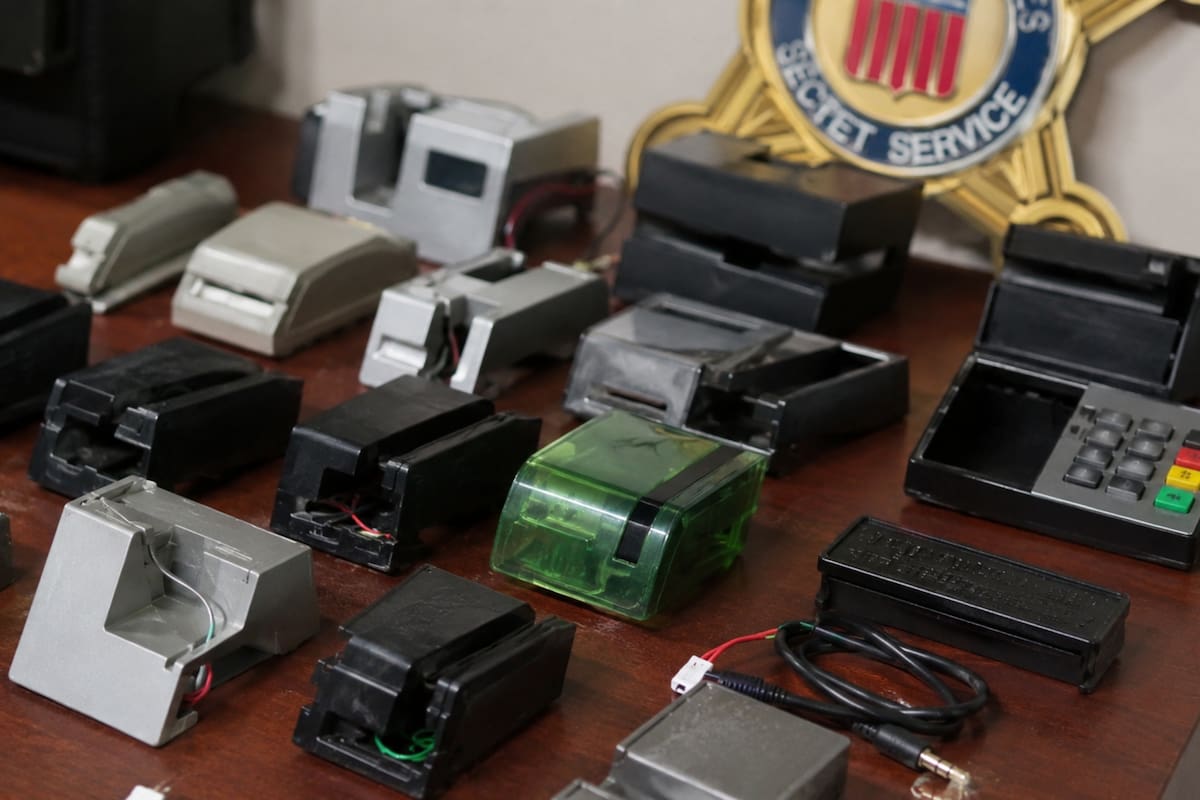 Una intervención coordinada por el Servicio Secreto de Estados Unidos, denominada "Operation Heat Check" y desarrollada junto a las policías de Hialeah y Homestead, permitió retirar 13 dispositivos ilegales de clonación
