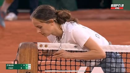 Una intrusa interrumpió el partido de Casper Ruud y Marin Cilic, en la segunda semifinal de Roland Garros