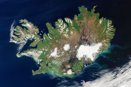 Una inusual vista de Islandia sin nubes, capturada por el satélite Sentinel-3 de la Agencia Espacial Europea
