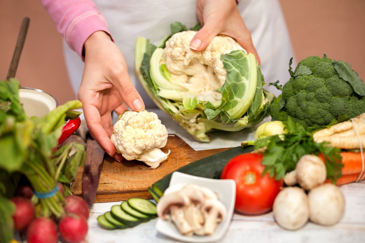 Una investigación analizó la relación entre distintos tipos de dietas vegetales y el riesgo de deterioro cognitivo