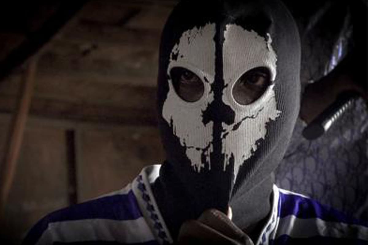 Una investigación de la BBC de dos años sobre Black Axe, una fraternidad de estudiantes nigerianos que se convirtió en una temida mafia, ha descubierto nuevas pruebas de su infiltración en la política y operaciones de estafa y asesinato en todo el mundo.