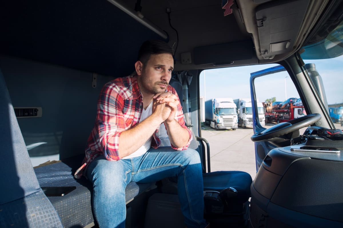 Una investigación de la Universidad de Harvard determinó que los trabajos solitarios hacen a las personas menos felices