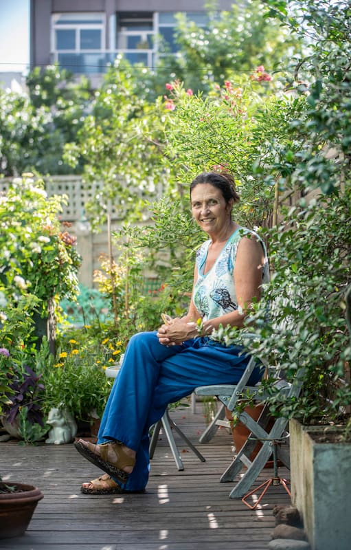Una jardinera autodidacta descubrió cómo atraer biodiversidad sin recurrir a diseños rígidos ni grandes superficies