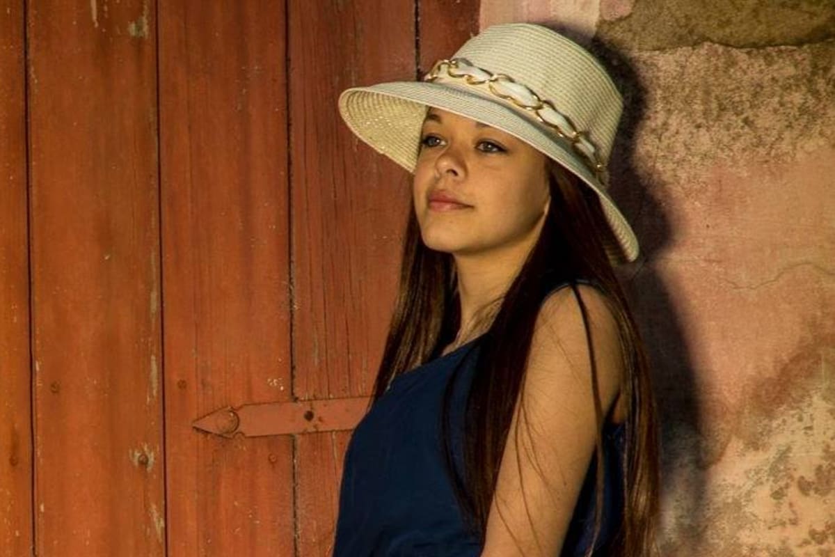 Una joven argentina de 23 años fue apuñalada por su pareja en un hotel de Italia: se tiró por las escaleras y sobrevivió