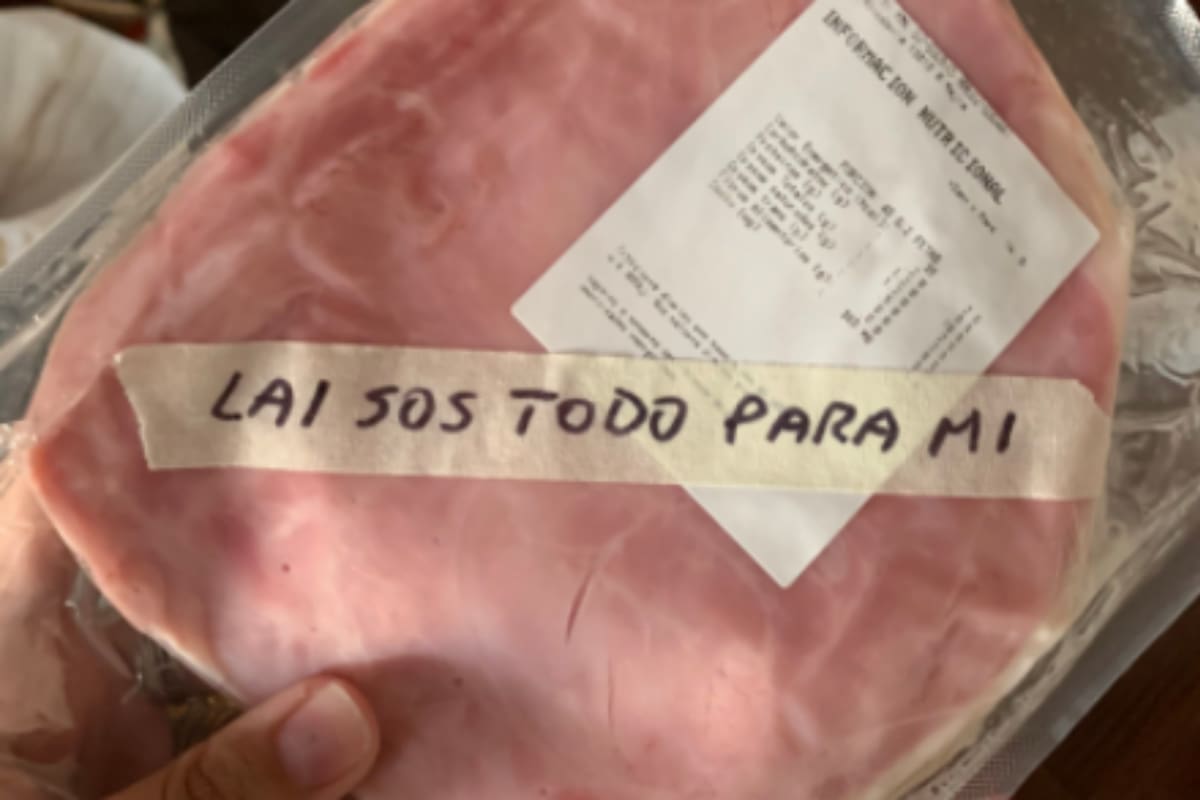 Una joven de 20 años se aisló por el coronavirus y su padre le hizo las compras: los productos llegaron con una tierna sorpresa