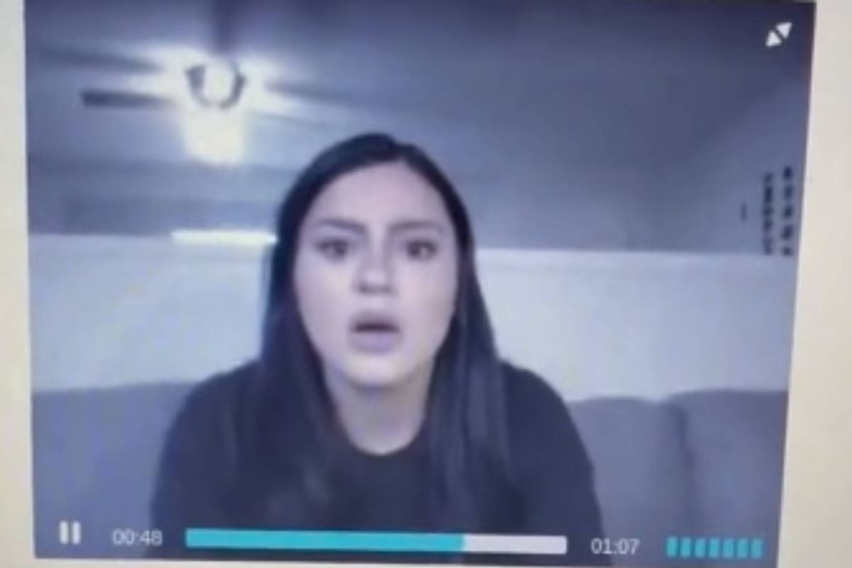 Una joven realizó una entrevista online, se burló de las preguntas, pero cuando advirtió que ya había comenzado a grabarse era tarde.