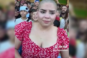 Una joven se llevó una gran decepción al no lograr tener un Iphone 15 (Captura video)