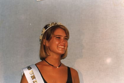 Una jovencísima Valeria Mazza, coronada en Le Club