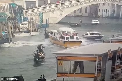Una lancha perdió el control en el canal de Venecia