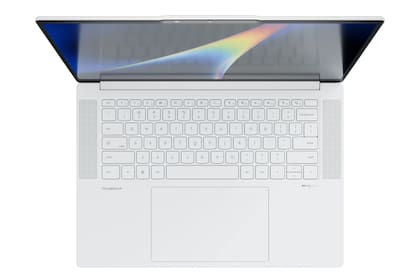 Una Lenovo Googlebook 15, con pantalla de 15,3", chip Intel Core Ultra 5 y hasta 13 horas de autonomía