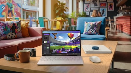 Una Lenovo Yoga Slim 7i Ultra presentada en la CES 2026