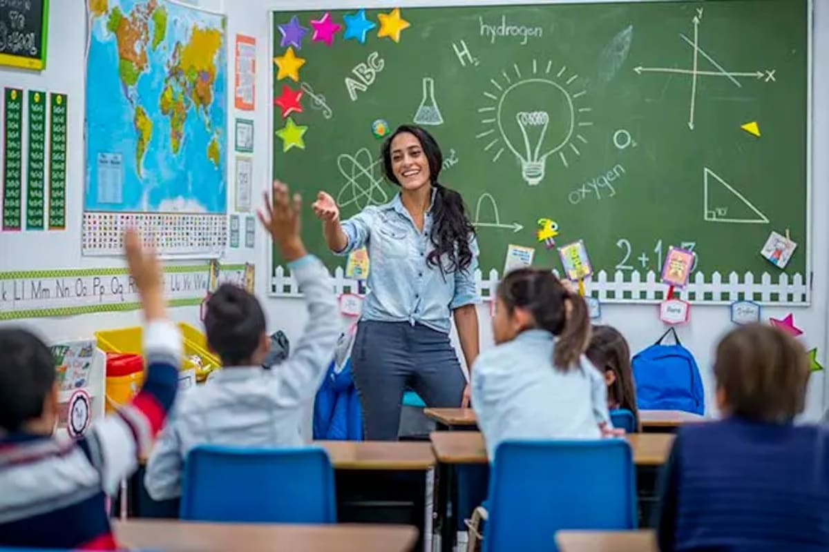 Una ley implementa el incremento de los pagos del Programa de Incentivos para Maestros de Texas