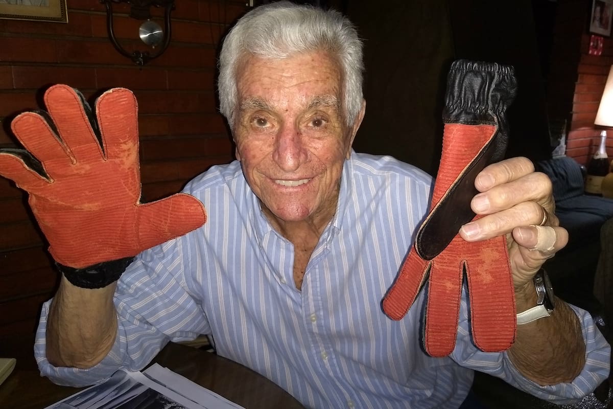 Una leyenda: Amadeo y los guantes de su época. "Que sepan que fui un arquero a la medida del estilo River"