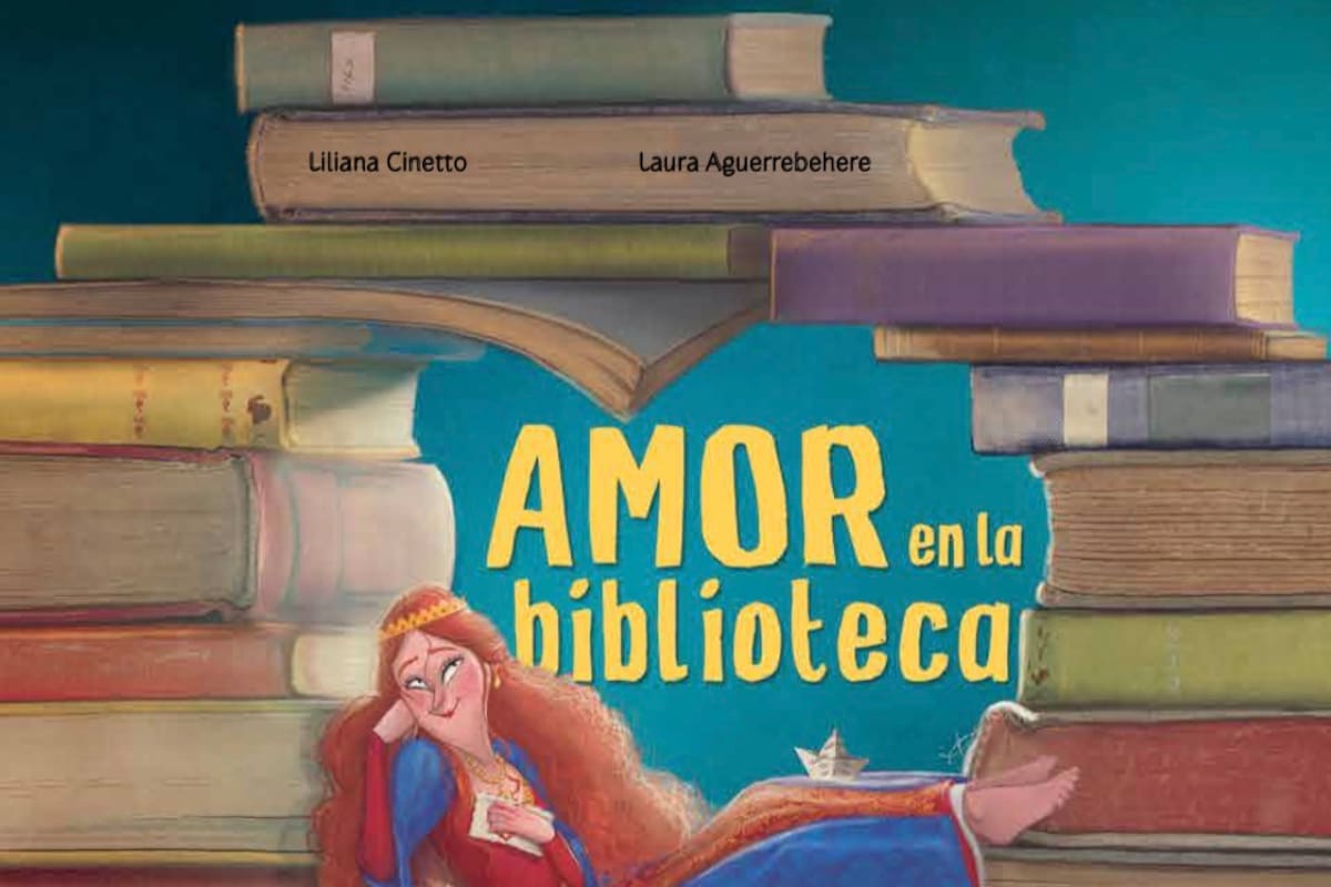 Una loca historia de amor entre “una princesa que vivía en un estante de una vieja biblioteca” y un pirata que se escapó de una novela de aventuras.