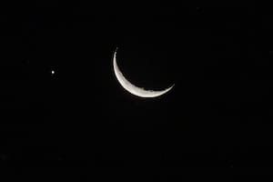 ¿Por qué la Luna y Venus parecían estar pegados en el cielo?