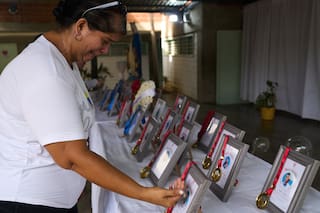"Muchas emociones encontradas": abre escuela con ausencia de alumnos muertos por sismos en Venezuela