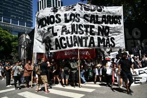 Una manifestación del Polo Obrero esta tarde durante la reunión del Consejo del Salario
