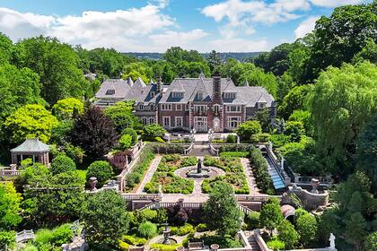 Una mansión al estilo Gatsby accede a un descuento de US$45 millones después de la primera cotización por US$100 millones