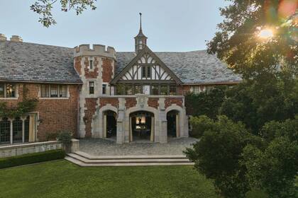 Una mansión en Pasadena, donde se filmó la película Bridesmaid, rompió el récord al venderse por 20.5 millones de dólares