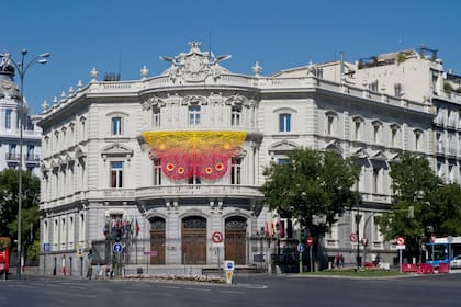 Una mariposa calada del artista Andrés Paredes da el primer indicio de lo que vendrá desde el 1° de marzo en Conexión Buenos Aires-Madrid, programa de intercambio cultural entre las dos ciudades