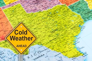 Una masa de aire polar impactará Texas durante el fin de semana, con un frente frío que ingresará entre la noche del sábado y la mañana del domingo,