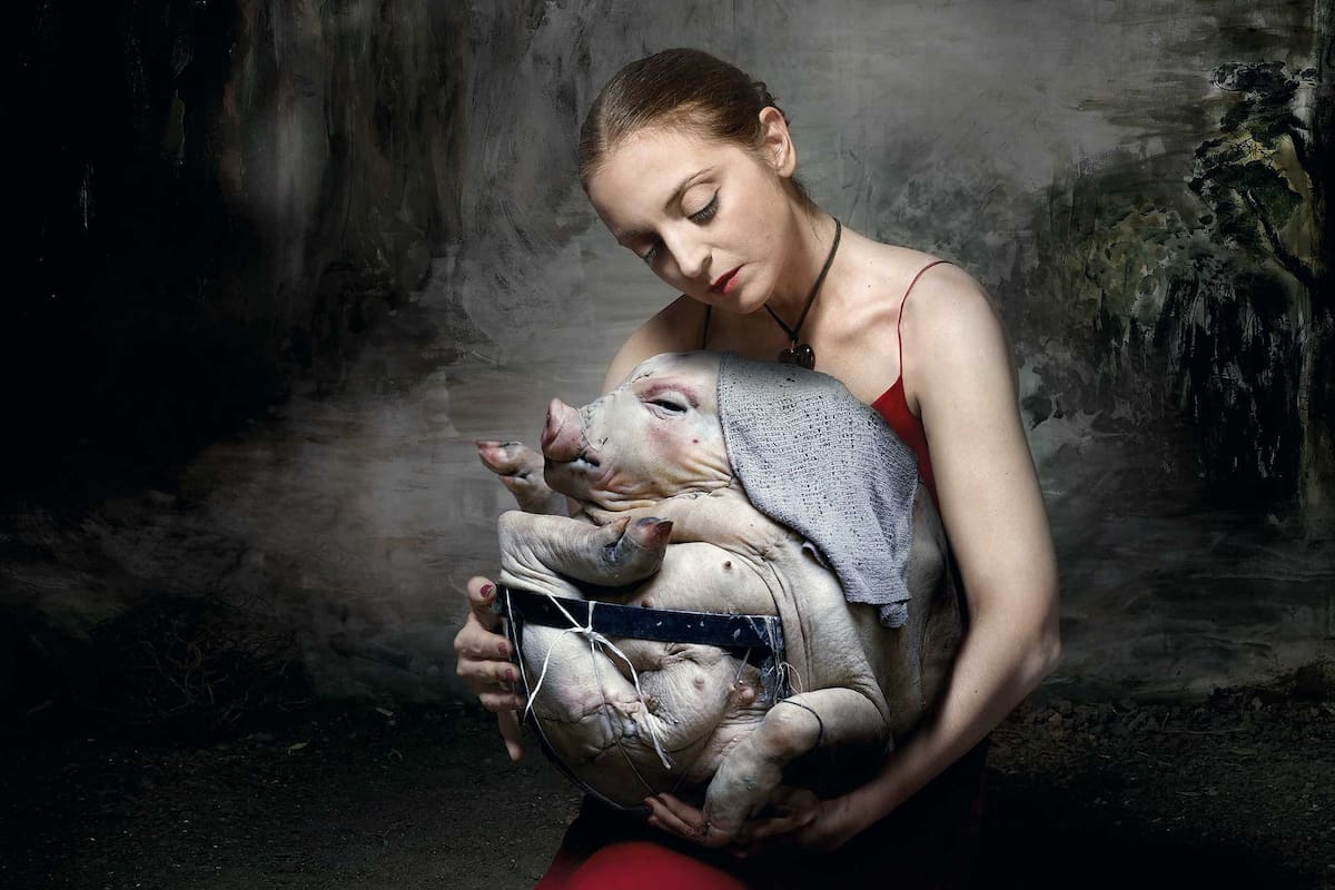 Una maternidad algo monstruosa de Nicola Costantino en la muestra que se inaugura hoy en el Recoleta