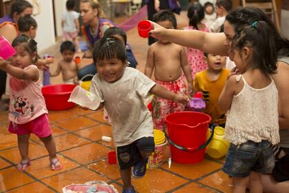 Una mayor inversión en centros de cuidado infantil es considerada una de las claves