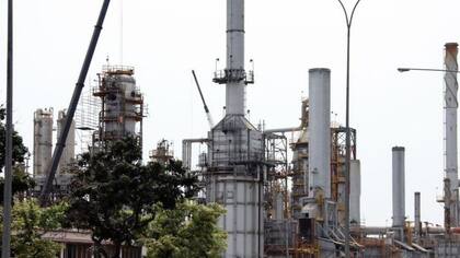 Una menor demanda de China afectaría otras industrias en la región, como la petrolera