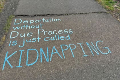 Una mensaje que compartió Sara Baruth luego de la primera publicación: "La deportación sin debido proceso simplemente se llama secuestro".