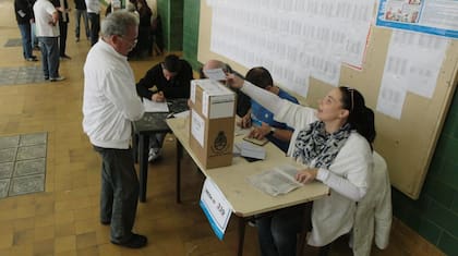 Los correntinos votan para gobernador, vice, diputados y senadores