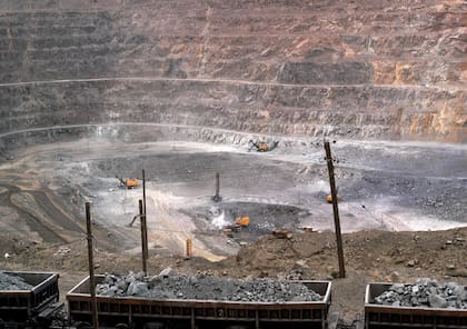 Una mina de tierras raras en el distrito minero de Baiyunebo, Baotou, en la Región Autónoma de Mongolia en el norte de China