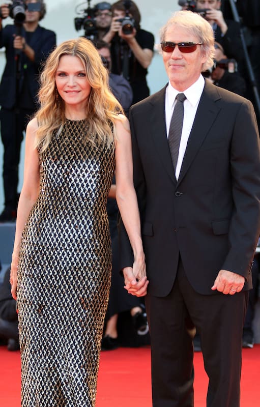 Una mirada a las relaciones de la actriz que hoy se encuentra felizmente casada con David E. Kelley