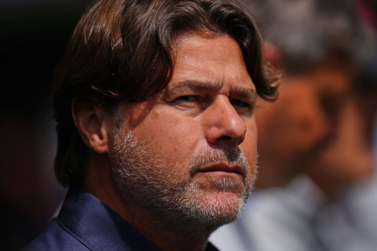 Una mirada de Mauricio Pochettino durante el partido que el Estados Unidos que él diseño le ganó con amplia superioridad a Australia en el grupo D de la Copa del Mundo; el entrenador fue aclamado por algunos hinchas.