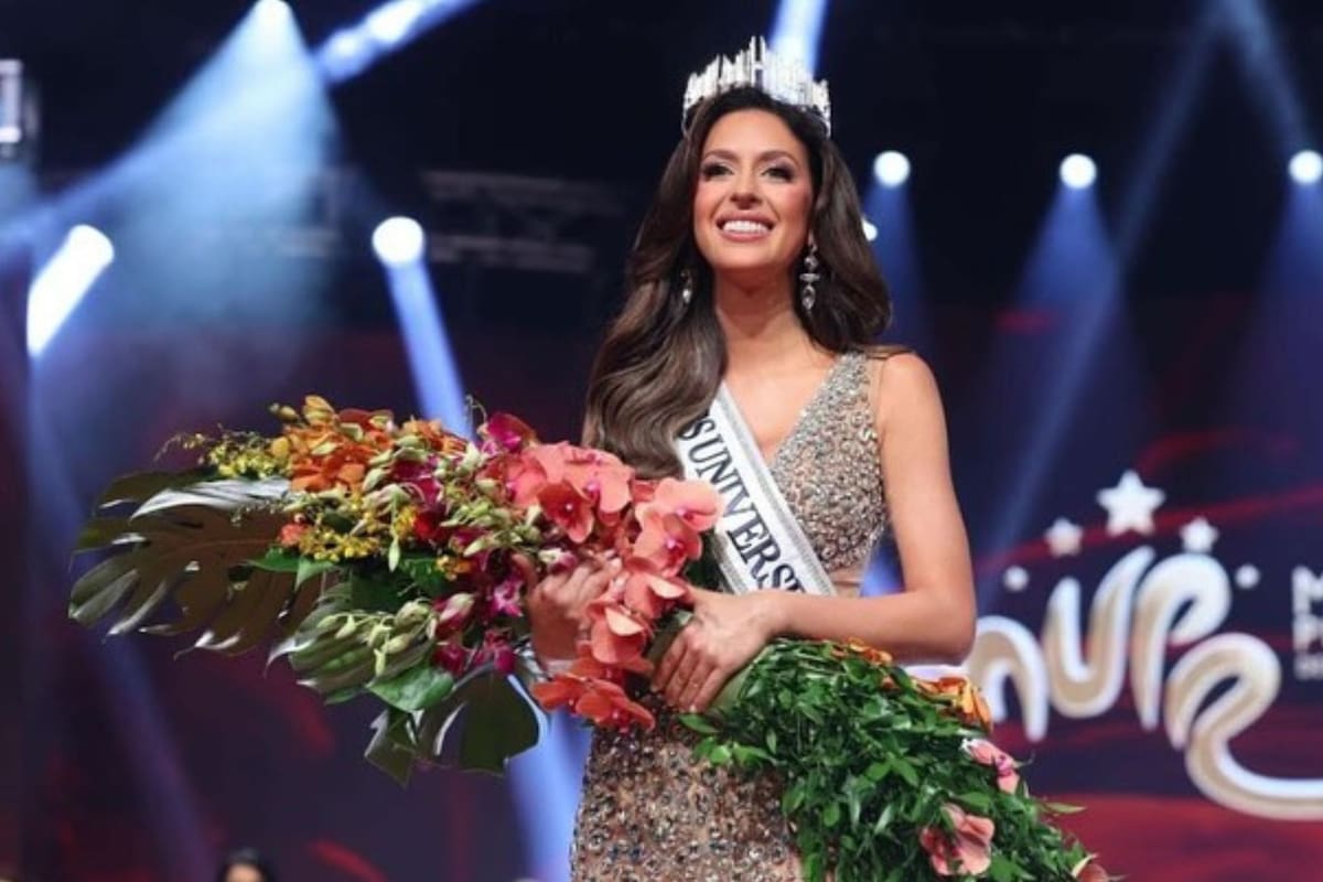 Una modelo latina de 37 años fue nombrada Miss Universo en su país y dio a luz a su cuarto bebé aun con la corona (Instagram/@jennifercolonpr)