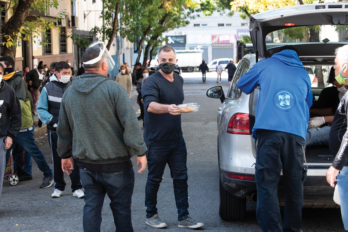 Una movida que unió a los mejores chefs del país y a los food influencers con más seguidores con un objetivo: ayudar a cocinar en casa y para los demás. Cuál es el menú de la cuarentena
