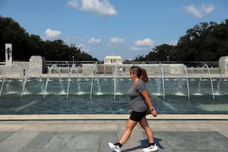 Monumento a la Segunda Guerra Mundial en Washington es vandalizado con burbujas y grafiti