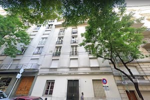 Una mujer cayó de un sexto piso de un edificio de Retiro