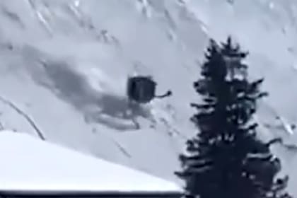 Una mujer de 61 años murió tras el desprendimiento y posterior caída de la cabina de teleférico en la que se desplazaba sobre los Alpes suizos