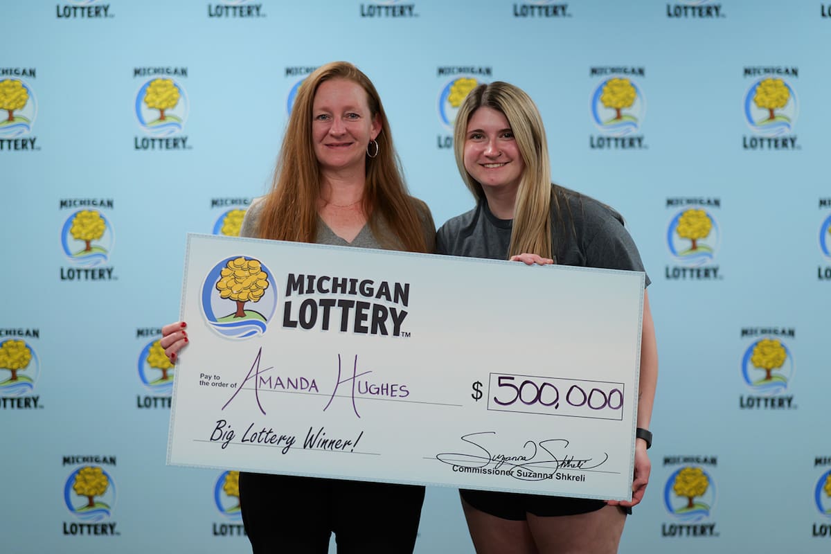 Una mujer de Michigan siguió la recomendación de un empleado y ganó 500 mil dólares