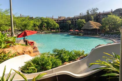 Una mujer demandó a Disney por resbalarse cerca de una piscina y sufrir daños físicos graves