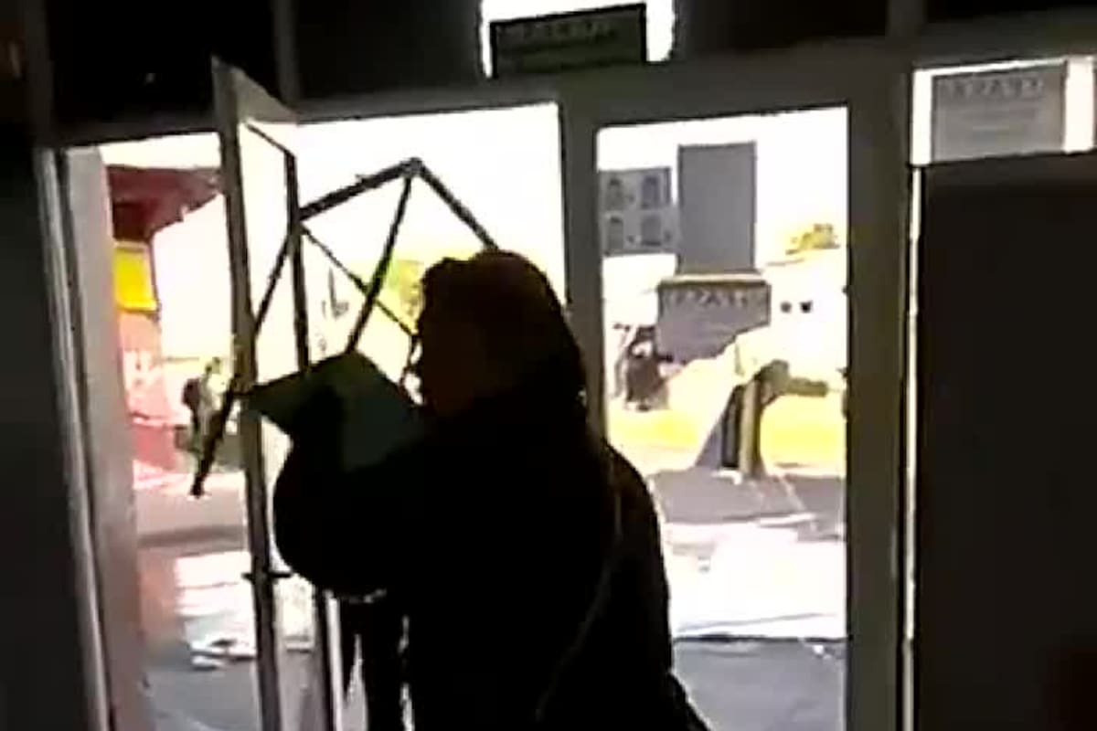 Una mujer destrozó el Registro Civil de González Catán