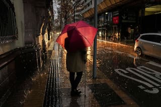 Suben a diez los fallecidos por temporales en Chile y más de 100.000 personas siguen aisladas