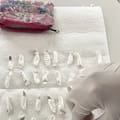 Una mujer fue detenida luego de que le encontraran 71 bolsas de cocaína a su hijo en el jardín