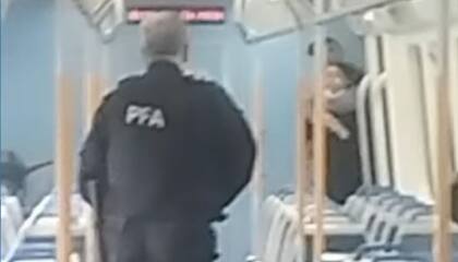 Una mujer fue tomada de rehén en el tren