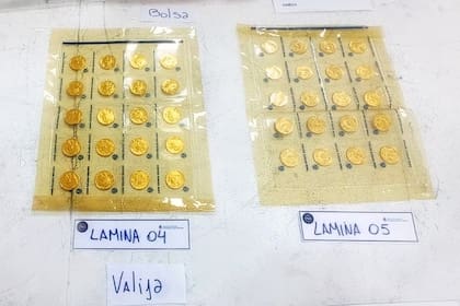 Una mujer intentó salir del país con casi seis kilos en monedas de oro