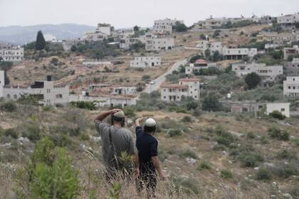 Una mujer israelí que iba a dar a luz fue asesinada en un ataque en Cisjordania