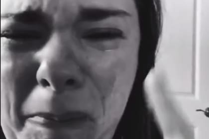 Una mujer lloró desconsolada en un video porque al cumpleaños de su hijo asistió un solo amigo.